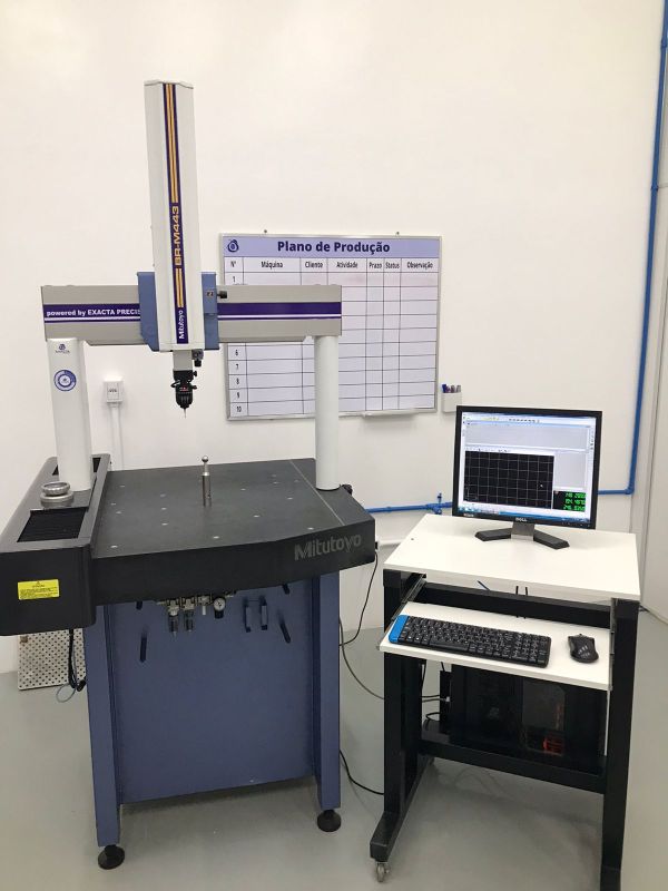 Tridimensional MITUTOYO BR-M443 com software MCOSMOS