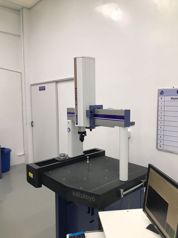 Tridimensional MITUTOYO BR-M443 com software MCOSMOS