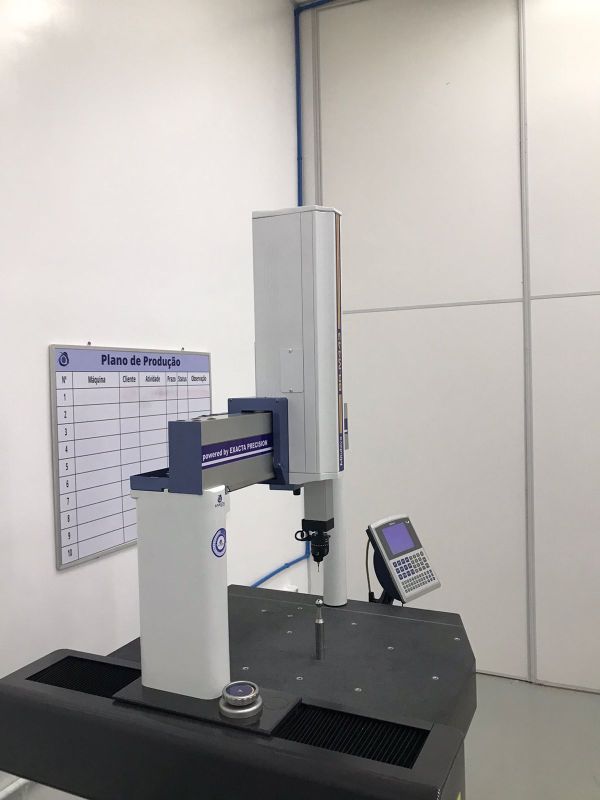 Tridimensional MITUTOYO BR-M443 com painel QM-DATA