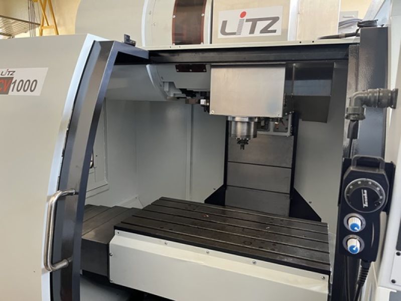 Centro de Usinagem Vertical VEKER LITZ MV1000