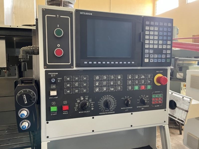 Centro de Usinagem Vertical VEKER LITZ MV1000