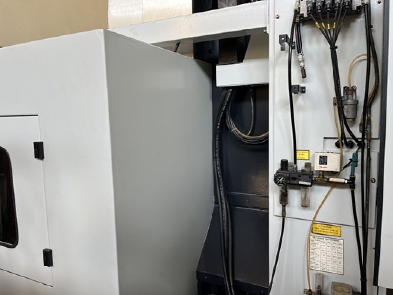 Centro de Usinagem Vertical VEKER LITZ MV1000