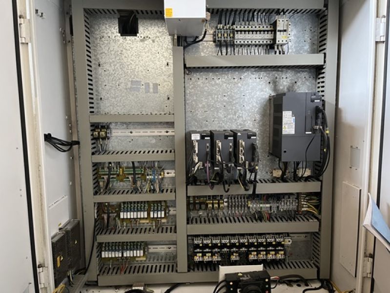 Centro de Usinagem Vertical VEKER LITZ MV1000