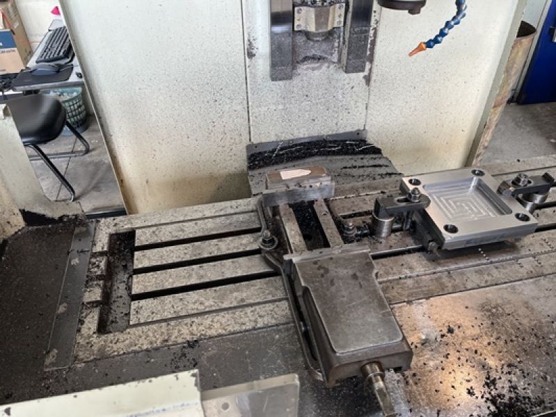 Fresadora CNC TRAVIS M5