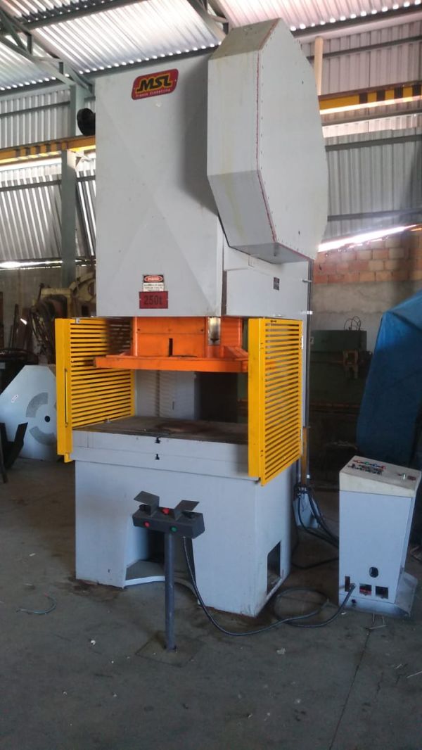 Prensa Tipo C MSL PET-ENG 250T-C
