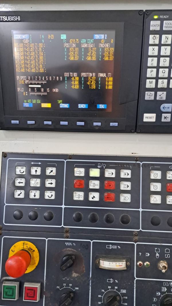 Centro de Usinagem Vertical SINITRON VMC1500