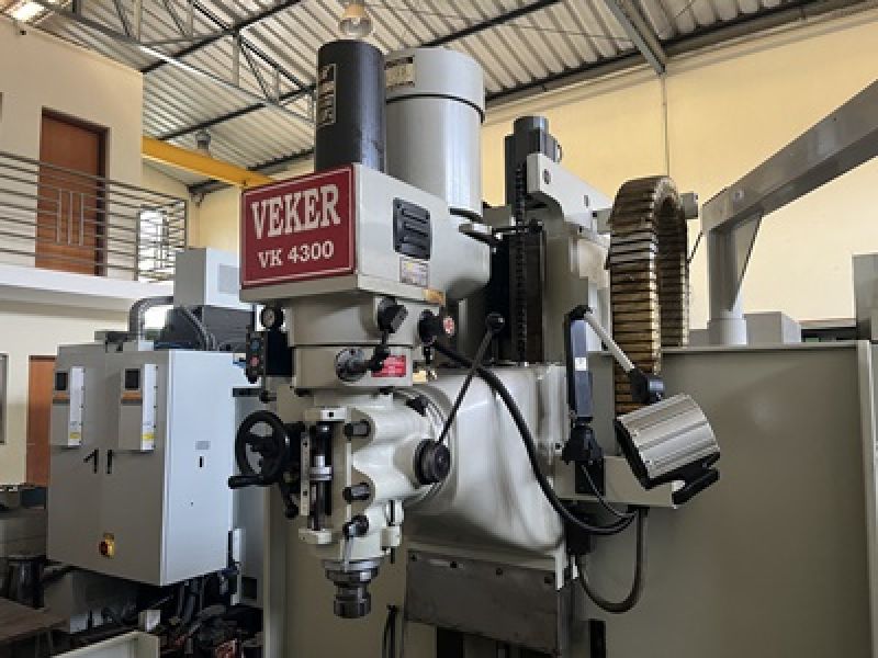 Fresadora CNC VEKER VK-4300