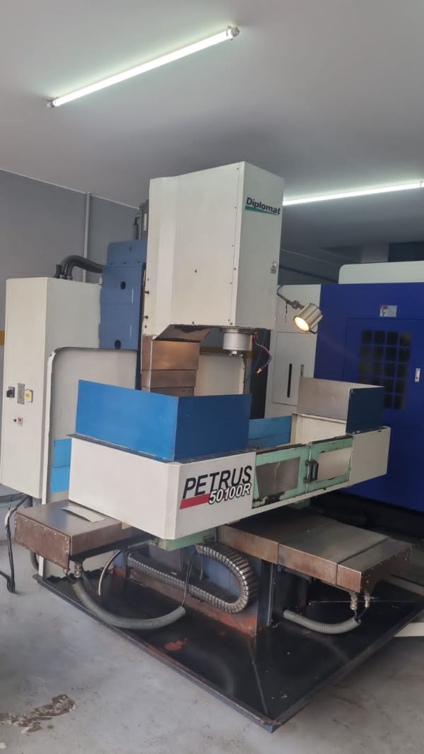 Fresadora CNC PETRUS 50100
