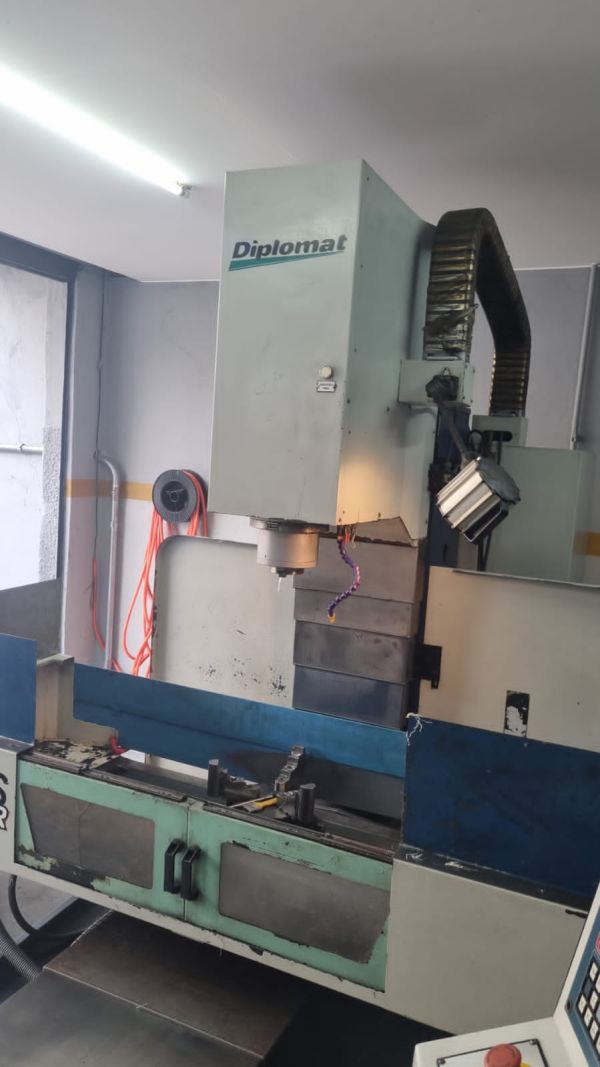 Fresadora CNC PETRUS 50100