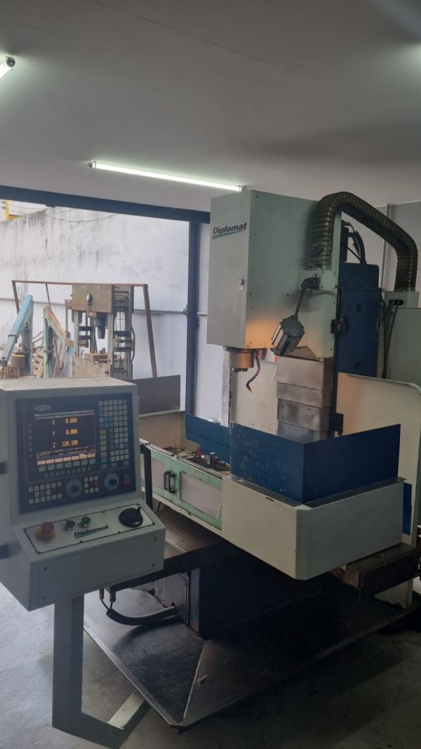 Fresadora CNC PETRUS 50100