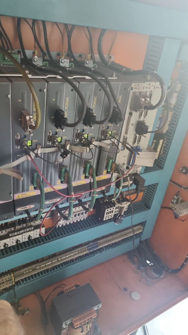 Fresadora CNC PETRUS 50100