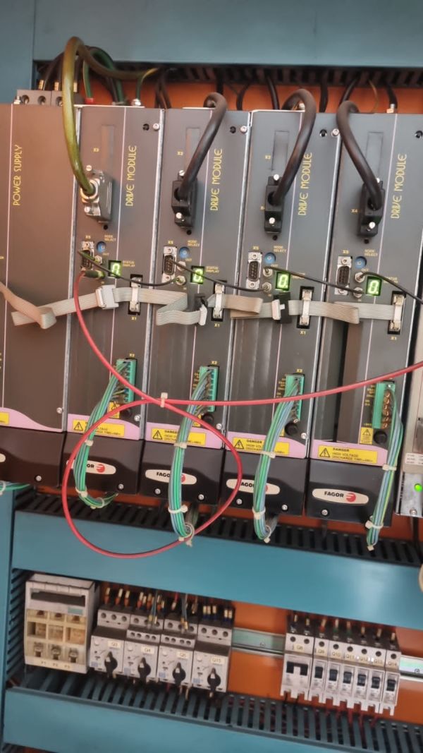 Fresadora CNC PETRUS 50100