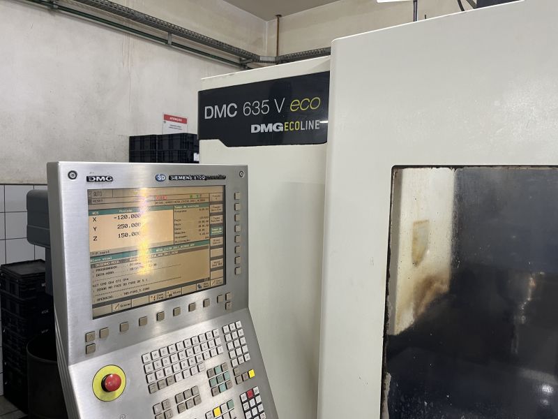 Centro de Usinagem Vertical DMG MORI DMC 635V Ecoline