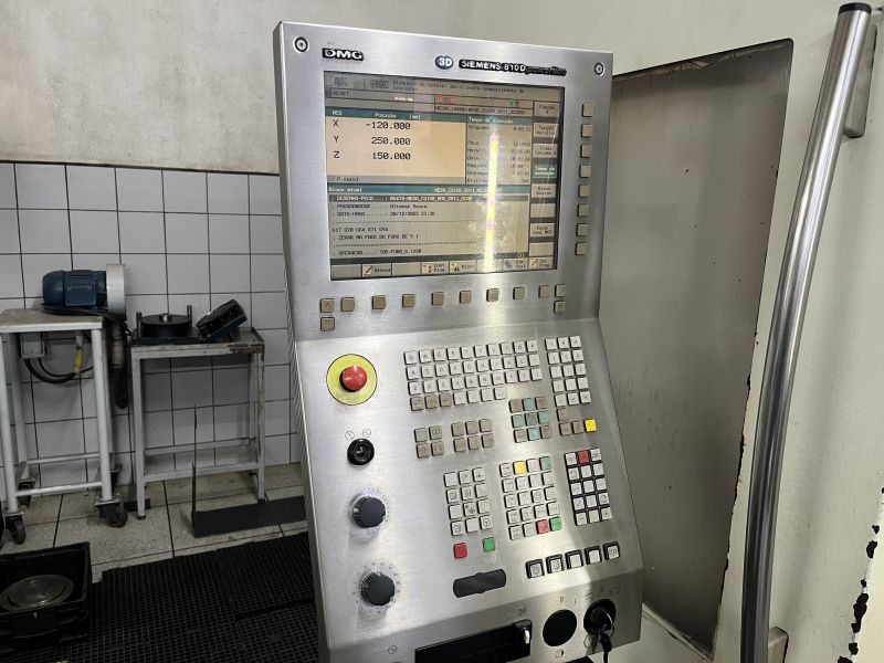 Centro de Usinagem Vertical DMG MORI DMC 635V Ecoline