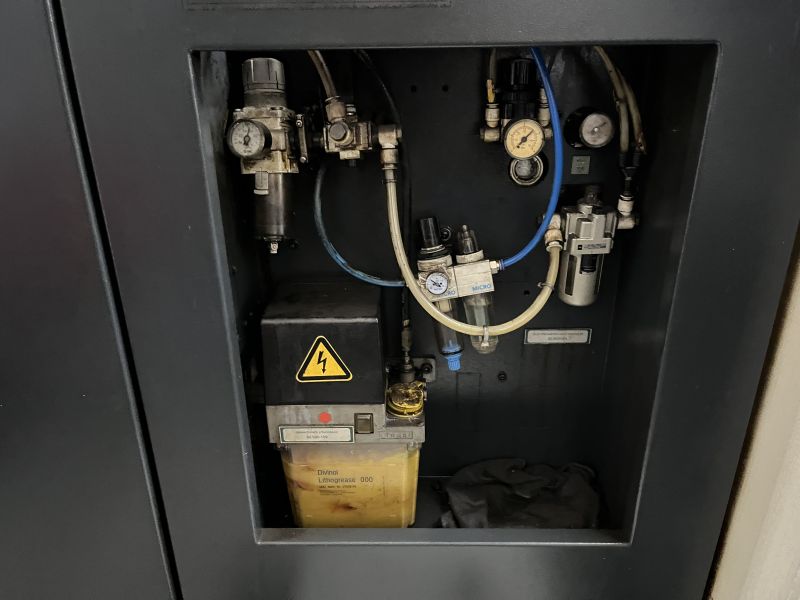 Centro de Usinagem Vertical DMG MORI DMC 635V Ecoline