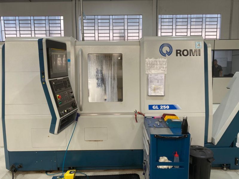 Torno CNC ROMI GL250