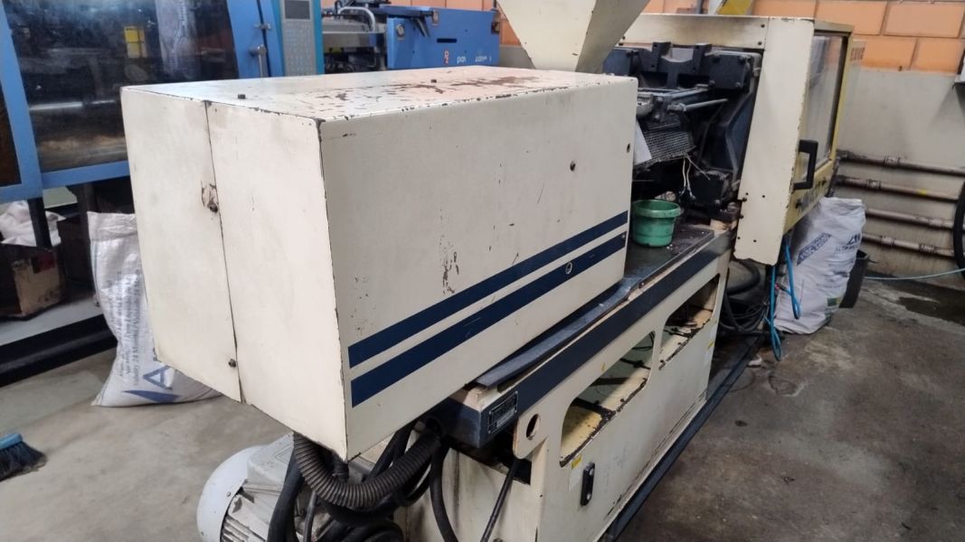 Injetora de Plástico HIMACO LHS 150/80