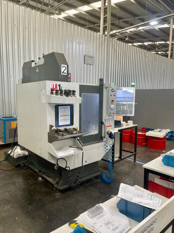 Centro de Usinagem Vertical HAAS DT1