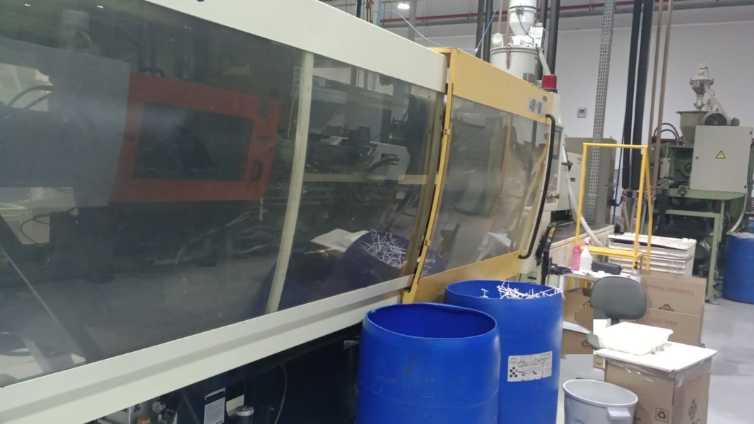 Injetora de Plástico SINITRON BORCHE BS3200