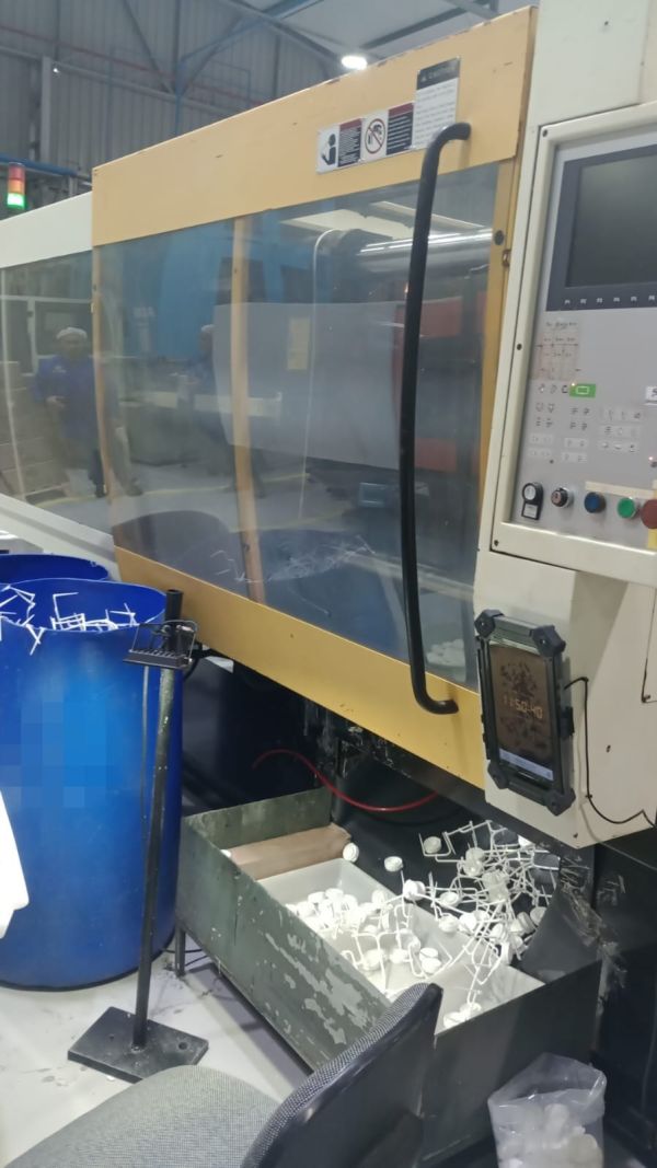 Injetora de Plástico SINITRON BORCHE BS3200