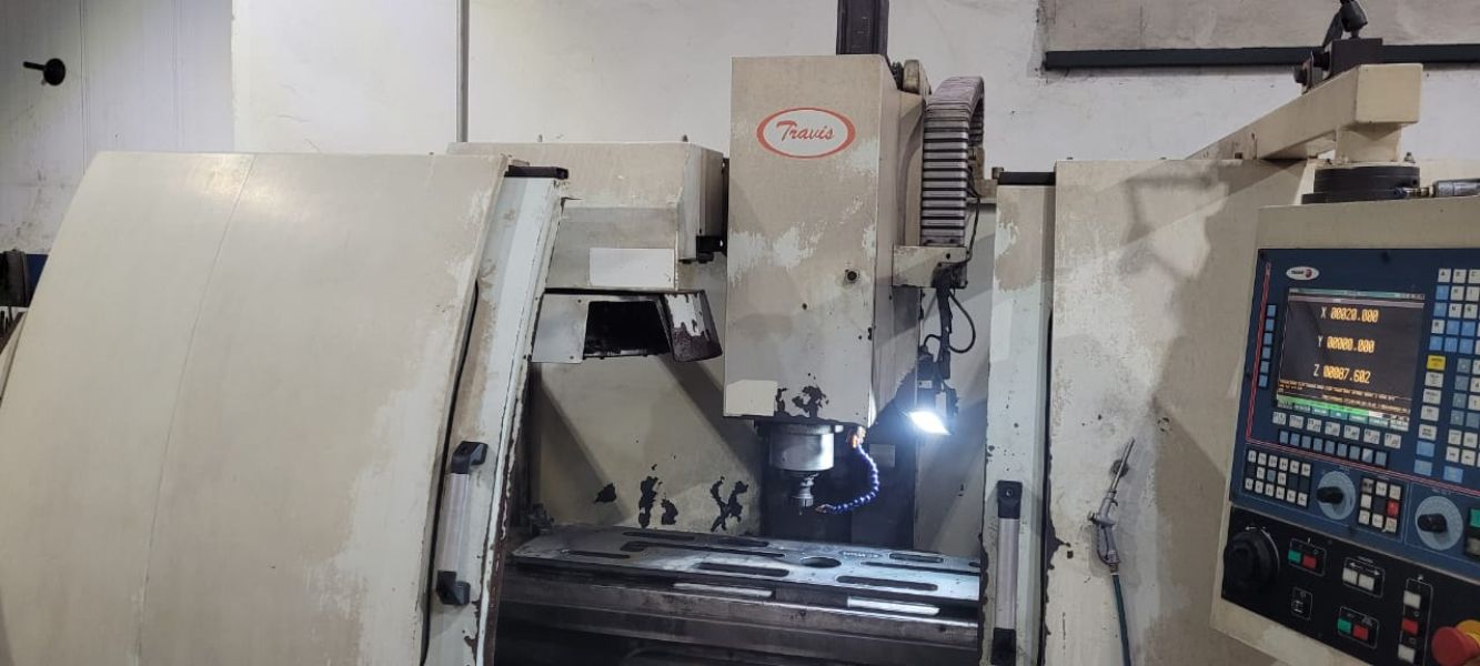 Centro de Usinagem Vertical TRAVIS M1500