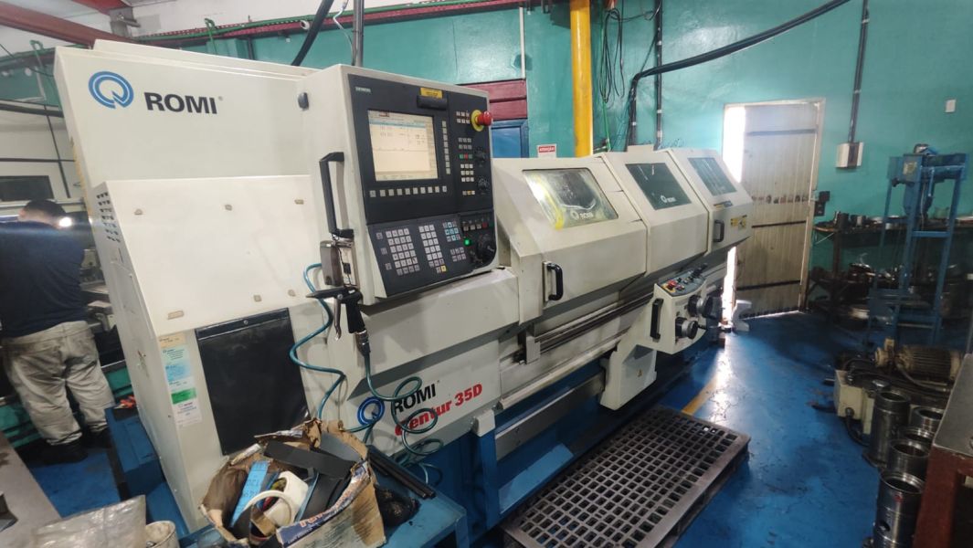 Torno CNC ROMI CENTUR 35D