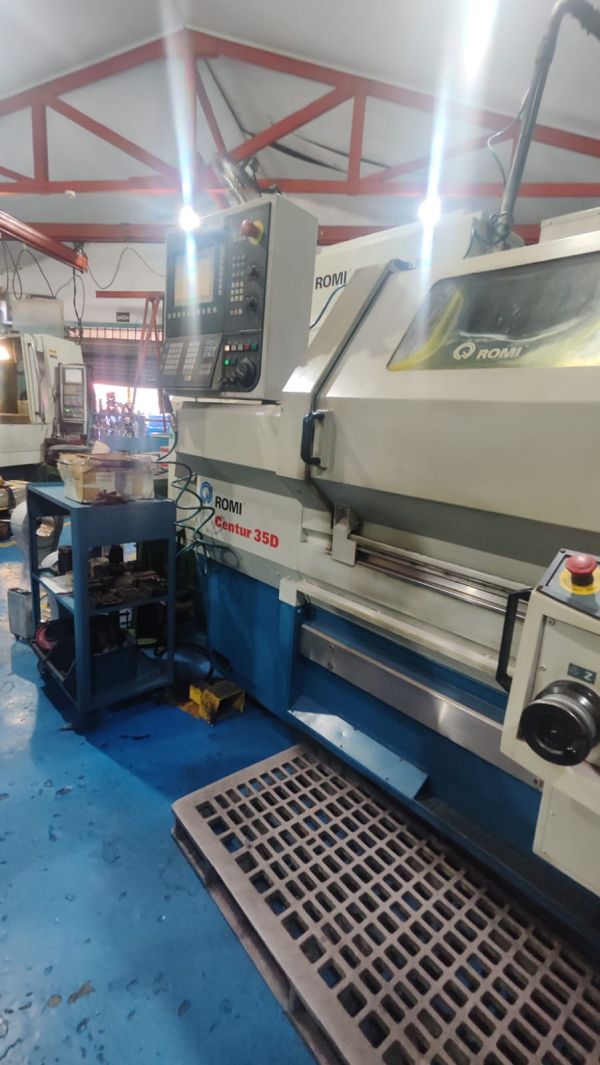 Torno CNC ROMI CENTUR 35D