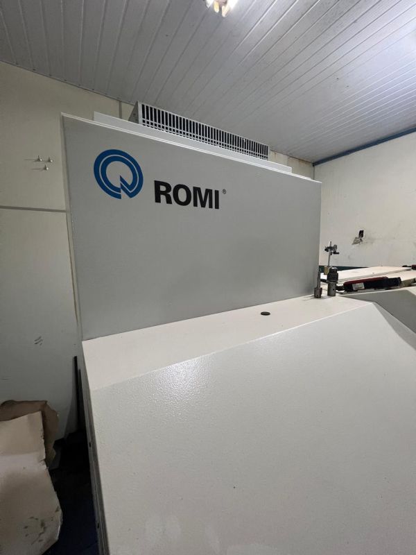 Torno CNC ROMI CENTUR 30D