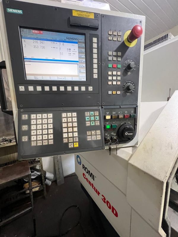 Torno CNC ROMI CENTUR 30D