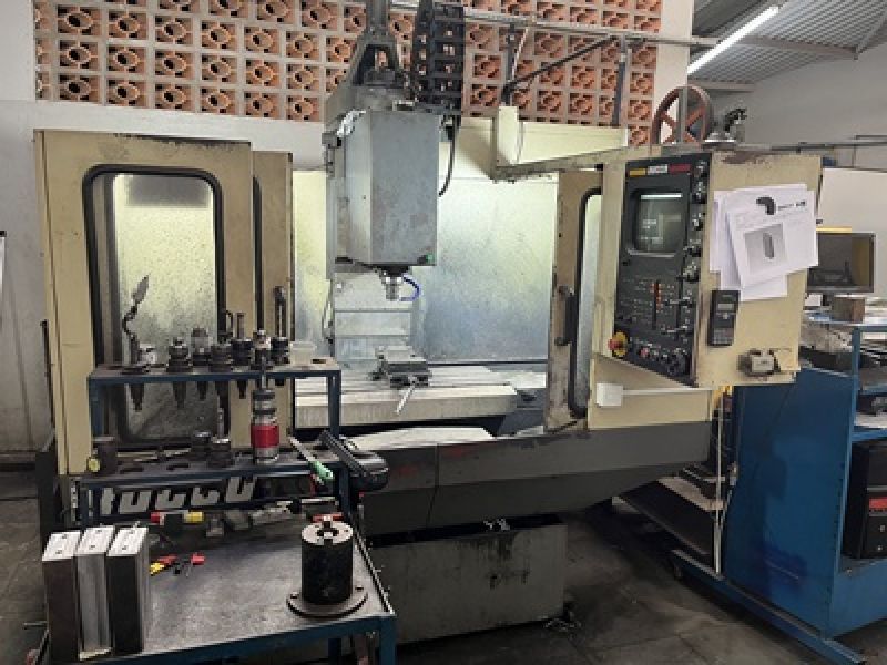 Fresadora CNC ROCCO F700