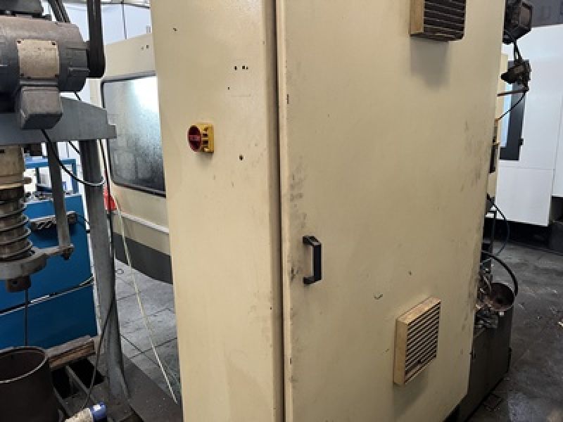Fresadora CNC ROCCO F700