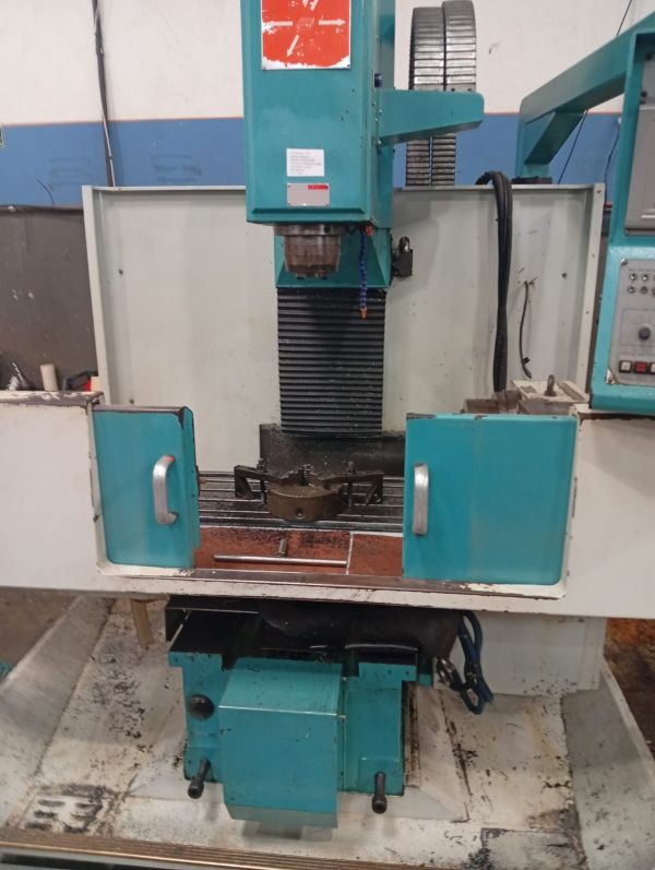 Fresadora CNC SINITRON B5