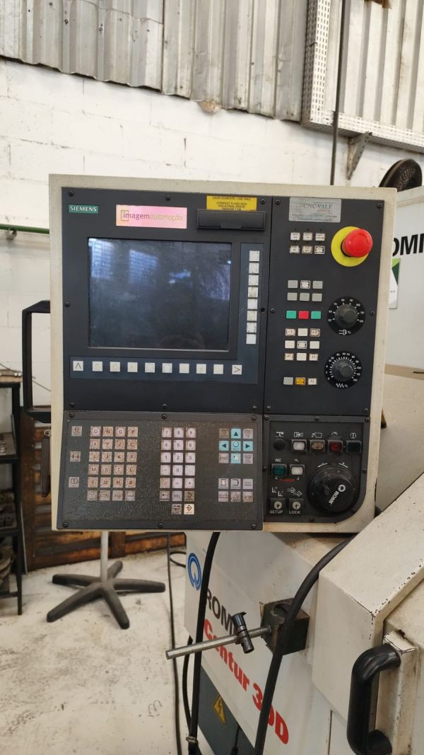 Torno CNC ROMI CENTUR 30D