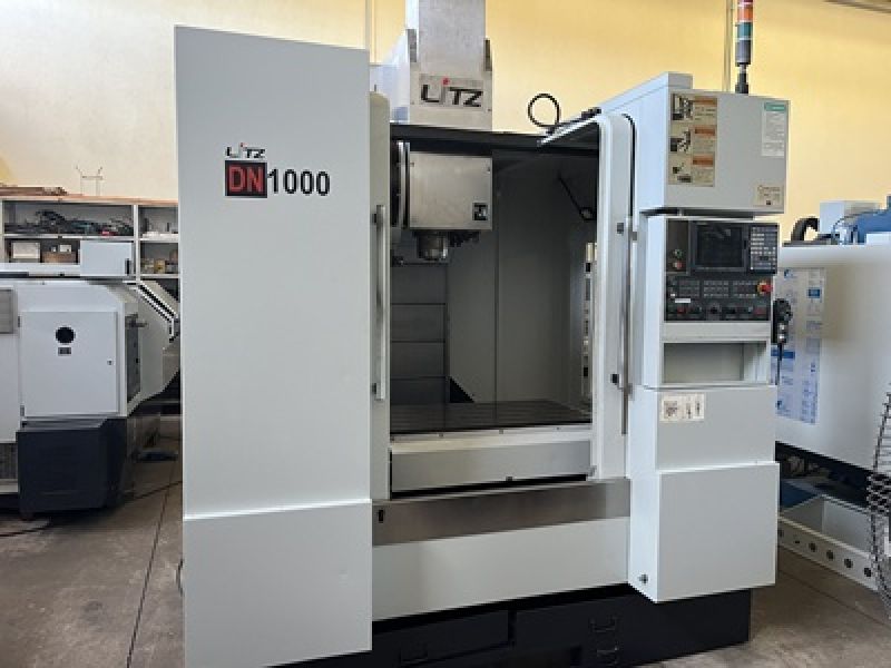 Centro de Usinagem Vertical VEKER LITZ DN-1000