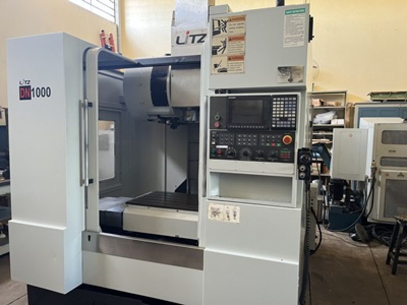 Centro de Usinagem Vertical VEKER LITZ DN-1000