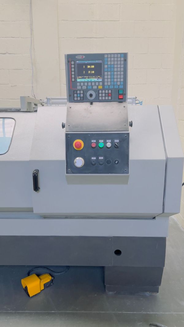 Torno CNC NARDINI LOGIC 250