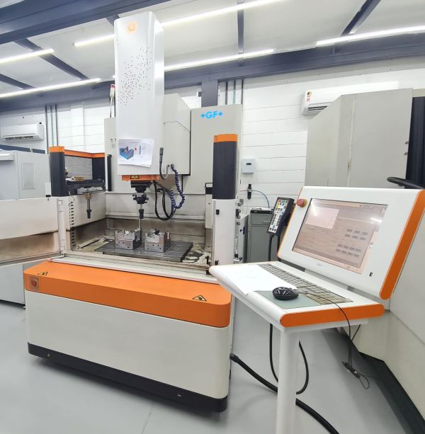 Eletroerosão por Penetração AGIE CHARMILLES FORM E-600