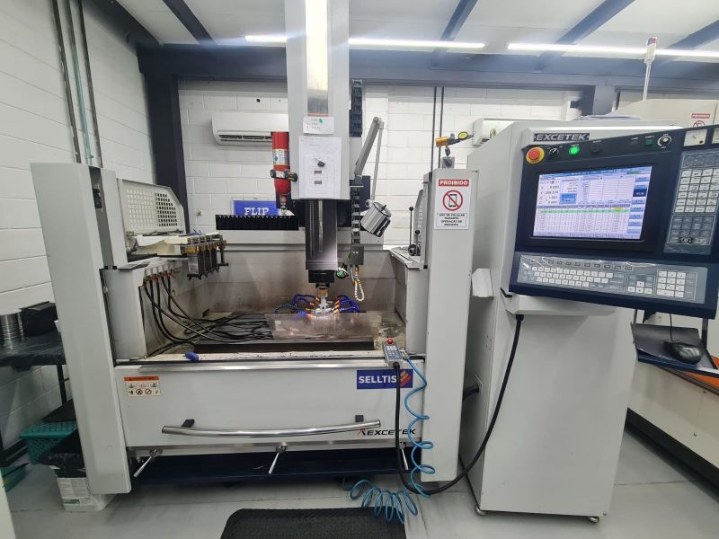 Eletroerosão por Penetração EXETEC ED600C