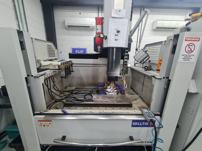 Eletroerosão por Penetração EXETEC ED600C