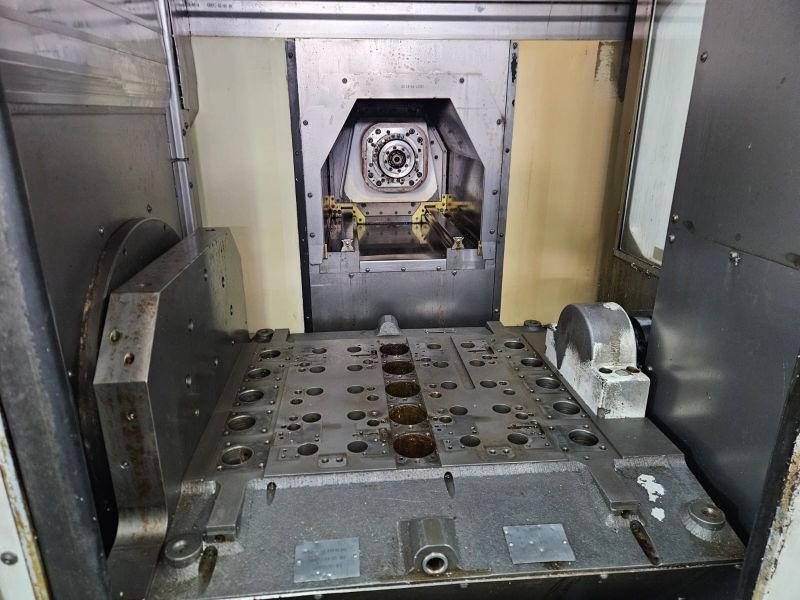 Centro de Usinagem Horizontal GROB G300 – 5 Eixos