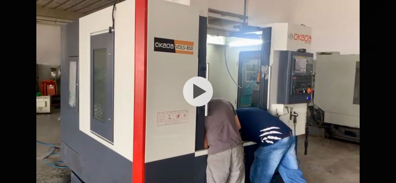 Centro de Usinagem Vertical OKADA VDSL-850