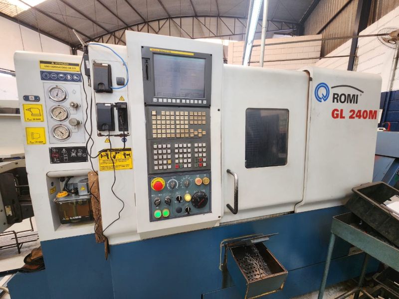 Torno CNC ROMI GL240M