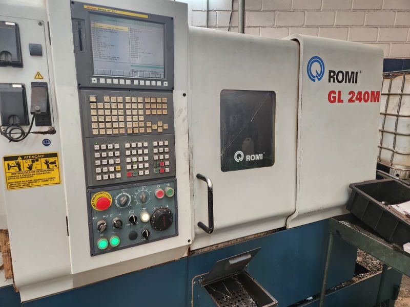 Torno CNC ROMI GL240M