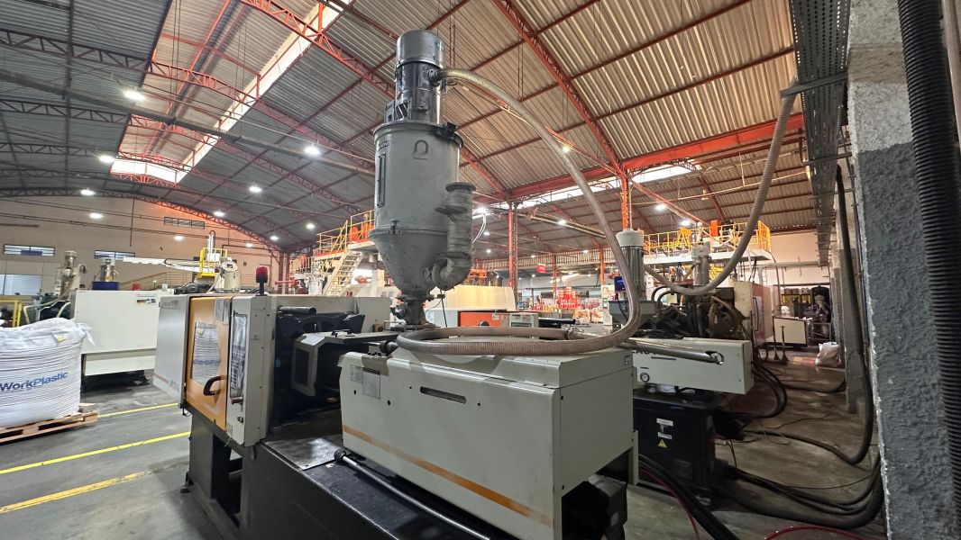 INJETORA PLÁSTICA CHEN HSONG JM138-AI