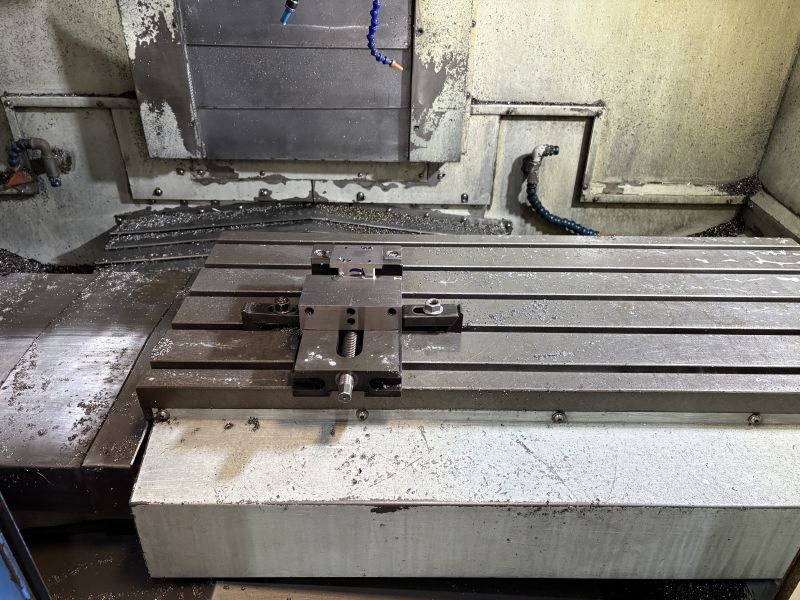 Centro de Usinagem Vertical HYUNDAI-KIA VX500