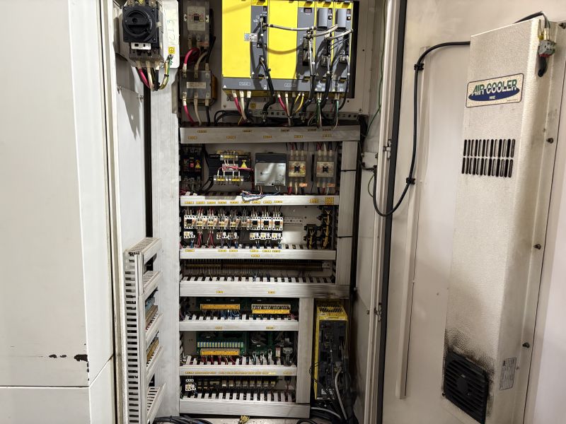 Centro de Usinagem Vertical HYUNDAI-KIA VX500