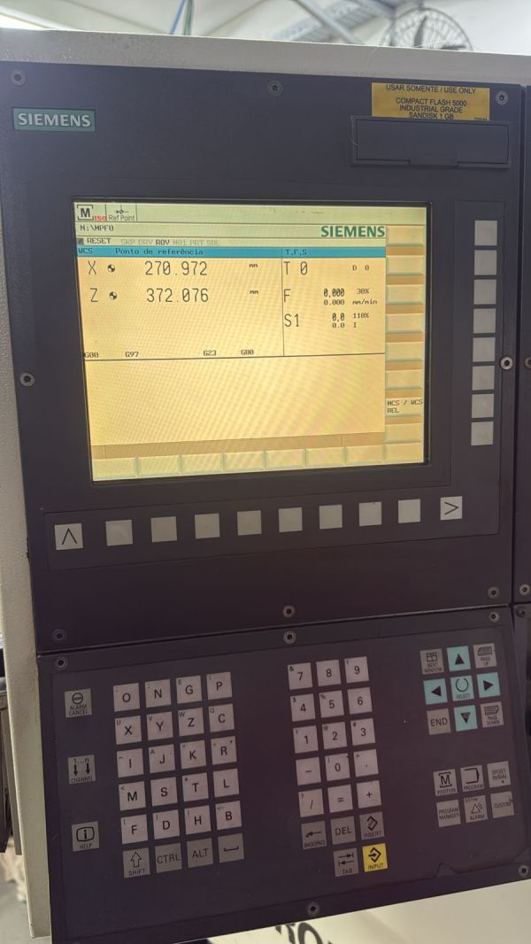 Torno CNC ROMI CENTUR 30D