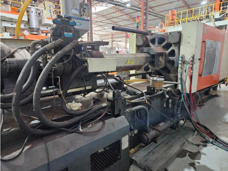 Injetora Plástica CHENG SONG JETMASTER 408 toneladas