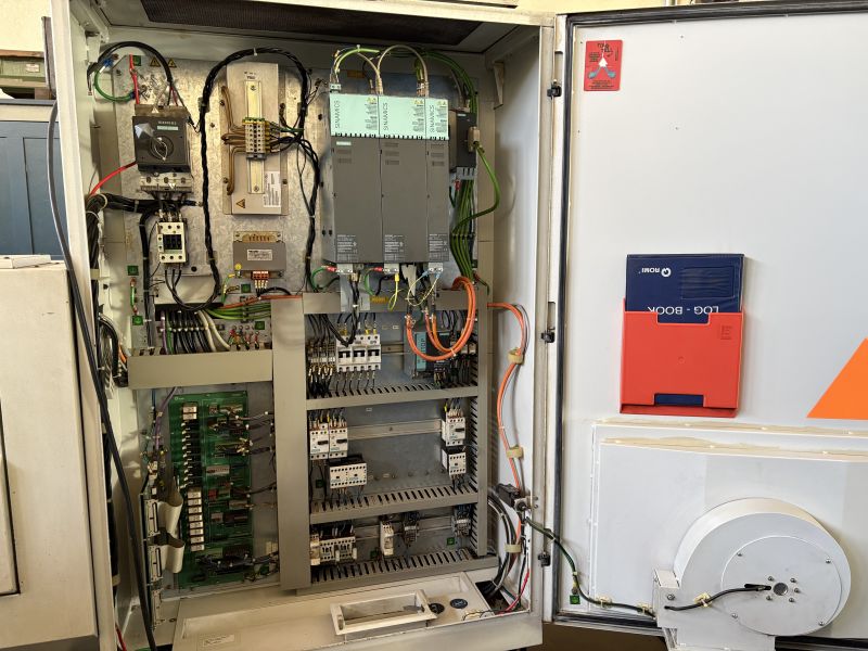 Torno CNC ROMI CENTUR 30D