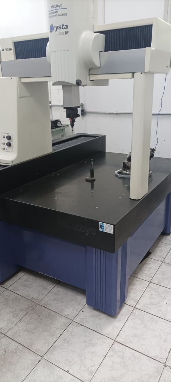 Tridimensional MITUTOYO CRT-PM7106 